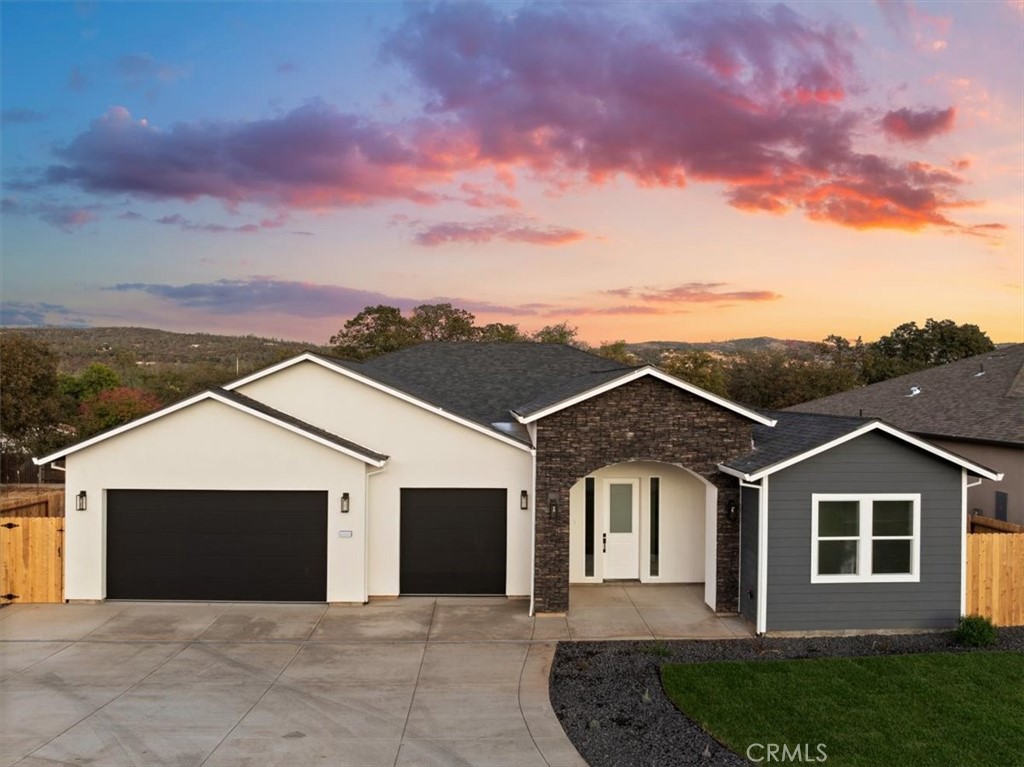213 Lariat Property Photo