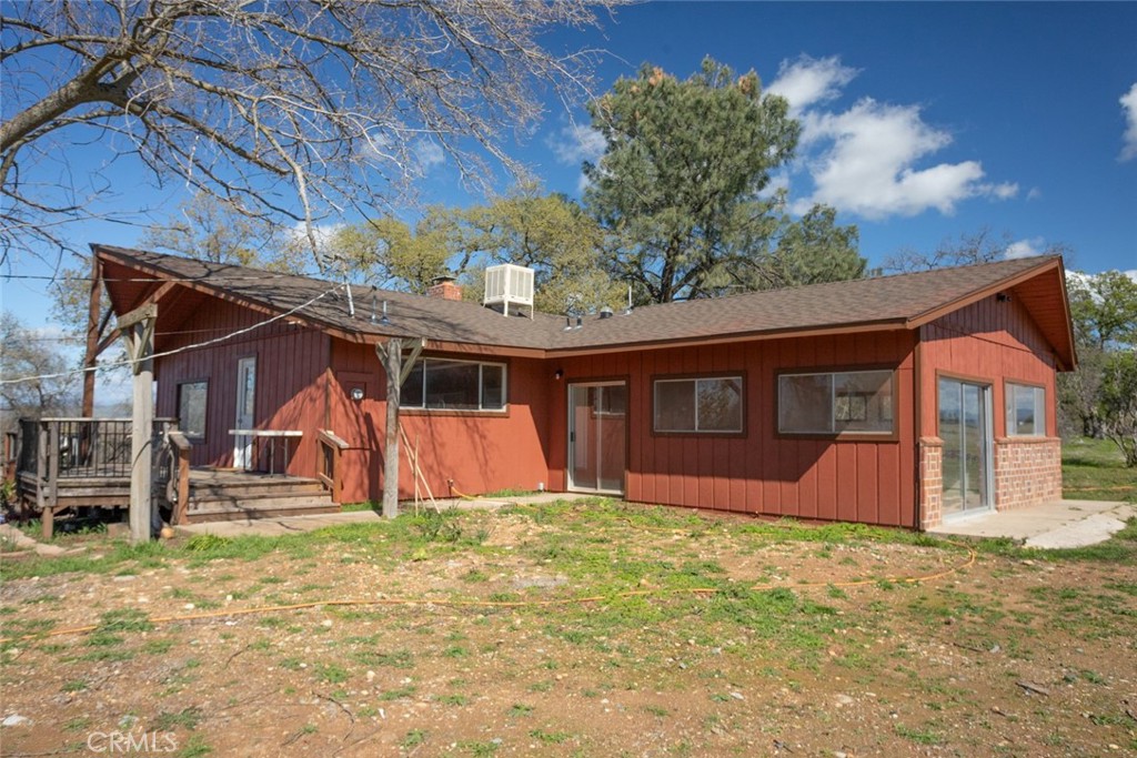 5071 Pacific Heights Road Property Photo