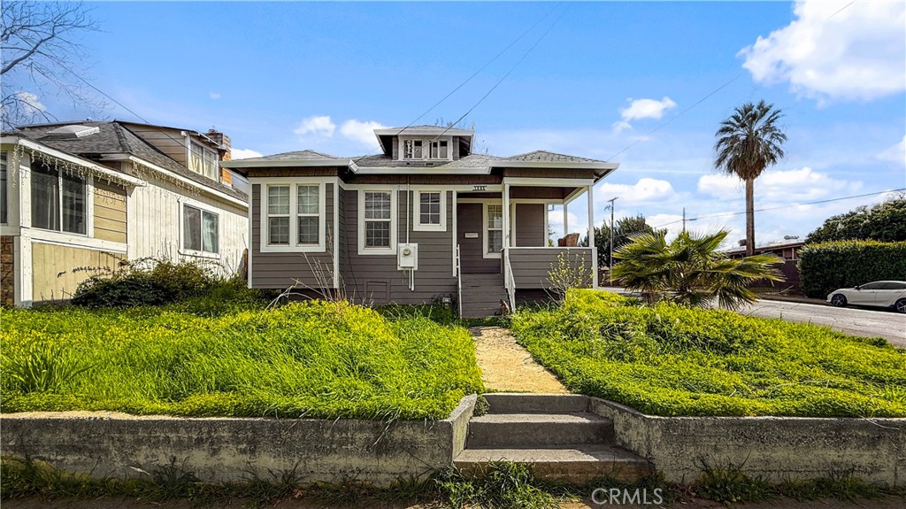 1685 Washington Avenue Property Photo