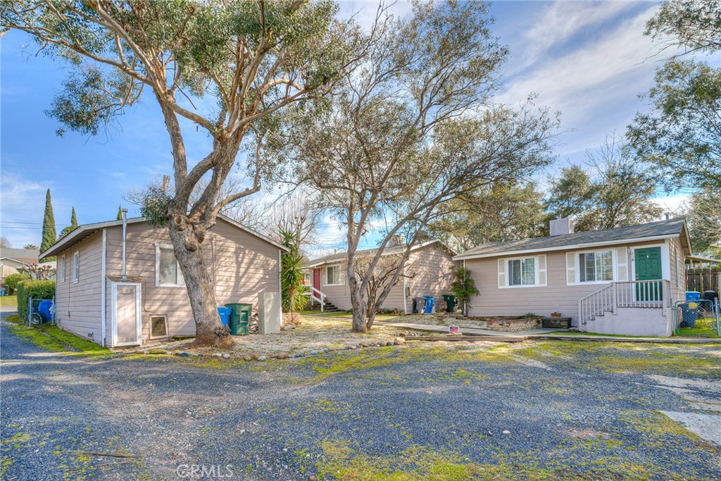 21 Acacia Avenue Property Photo 2