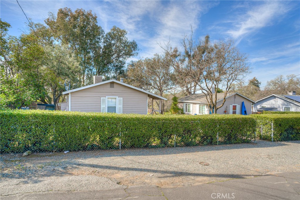 21 Acacia Avenue Property Photo 9