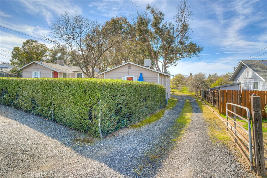 21 Acacia Avenue Property Photo 10