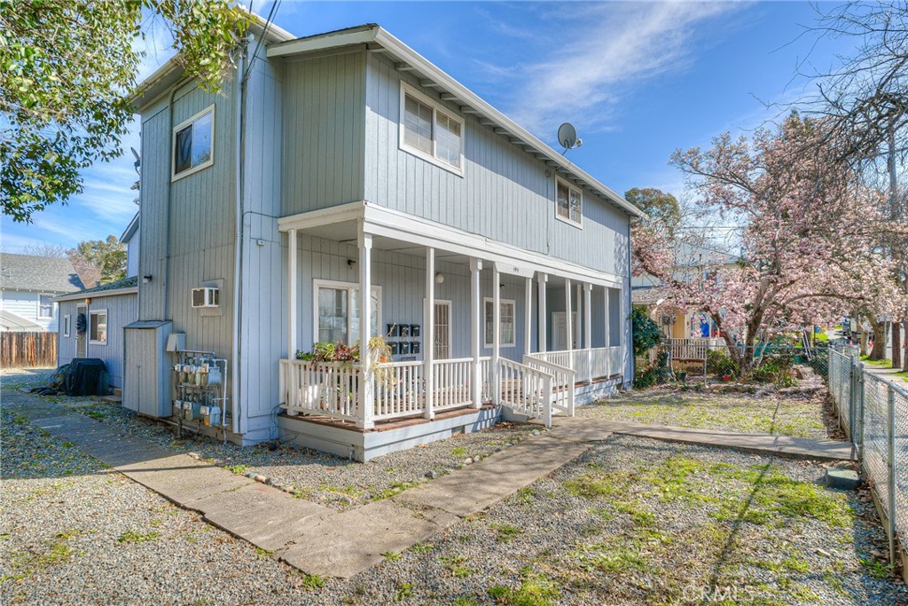 1911 Veatch Street Property Photo 3