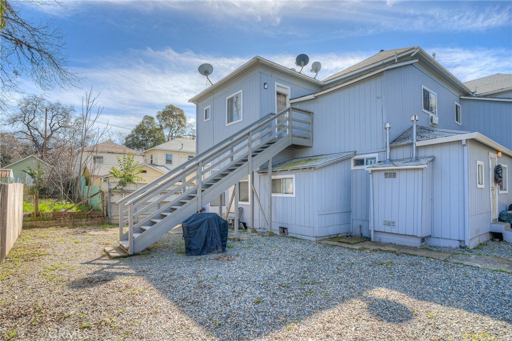 1911 Veatch Street Property Photo 5