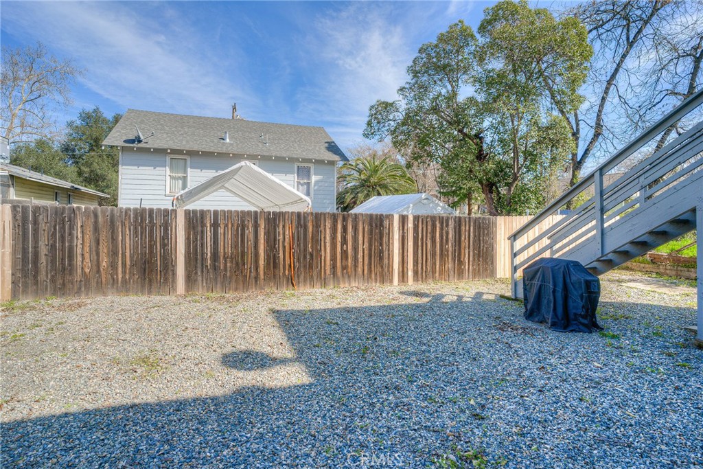 1911 Veatch Street Property Photo 7
