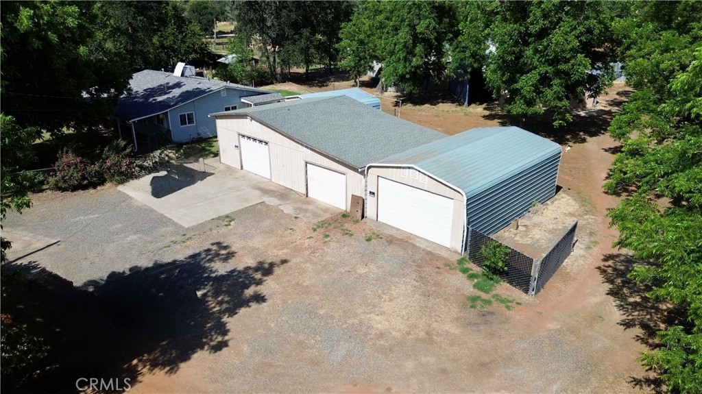 6327 Lincoln Boulevard Property Photo 3
