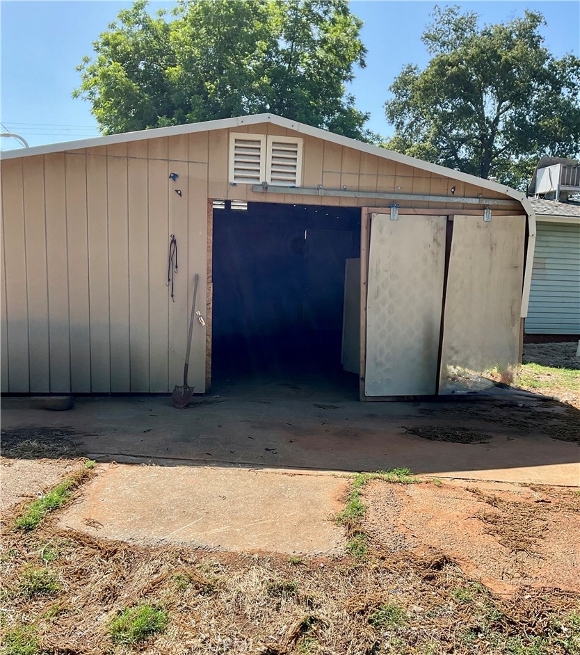 6327 Lincoln Boulevard Property Photo 12