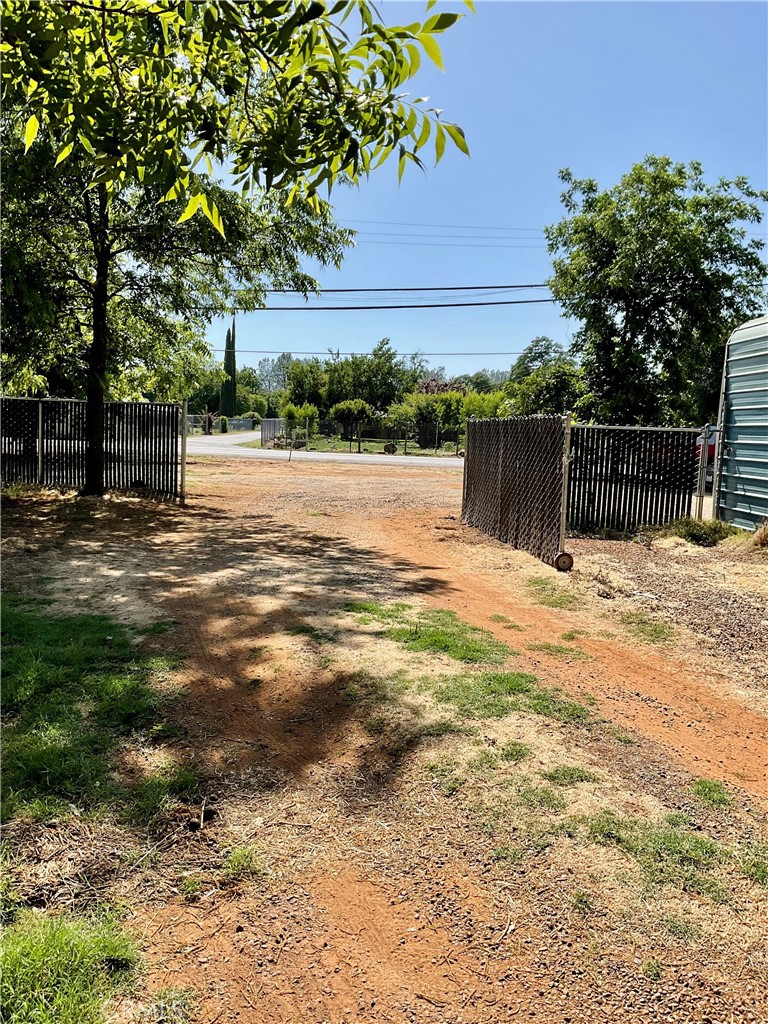 6327 Lincoln Boulevard Property Photo 13
