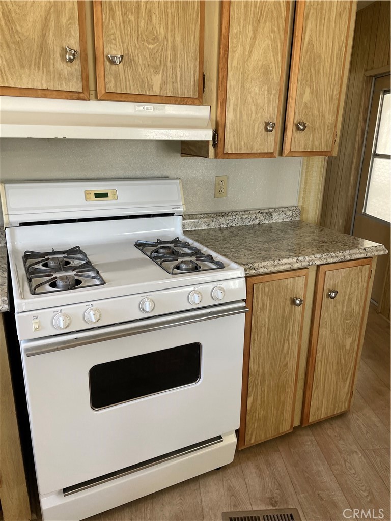 160 Willow Property Photo 15
