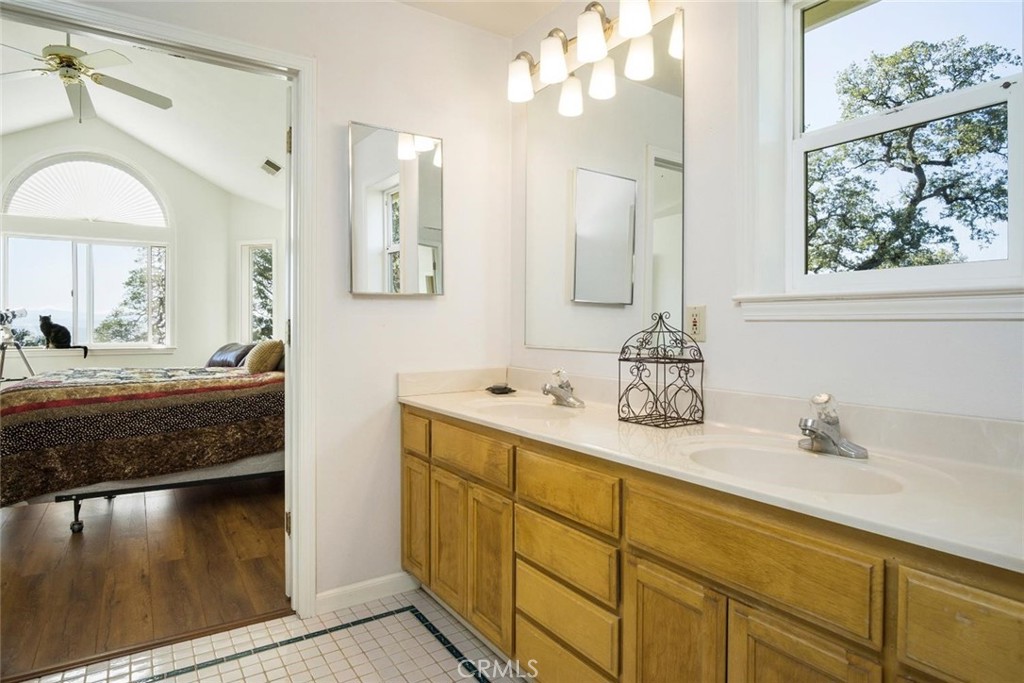 9051 Regent Way Property Photo 33