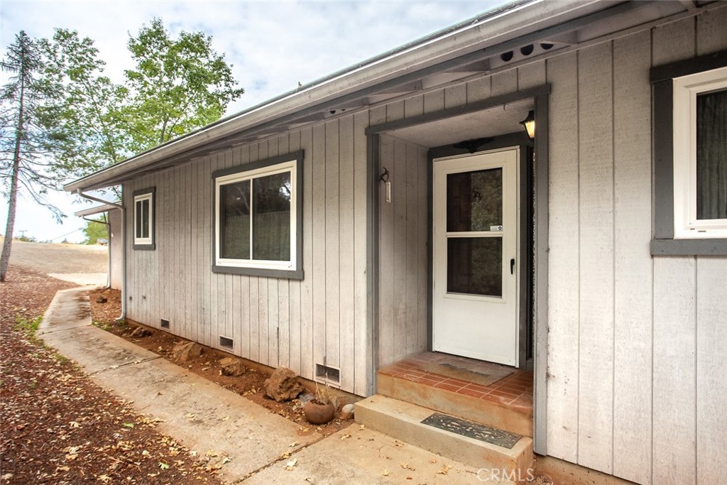 22335 Cheryl Court Property Photo 3