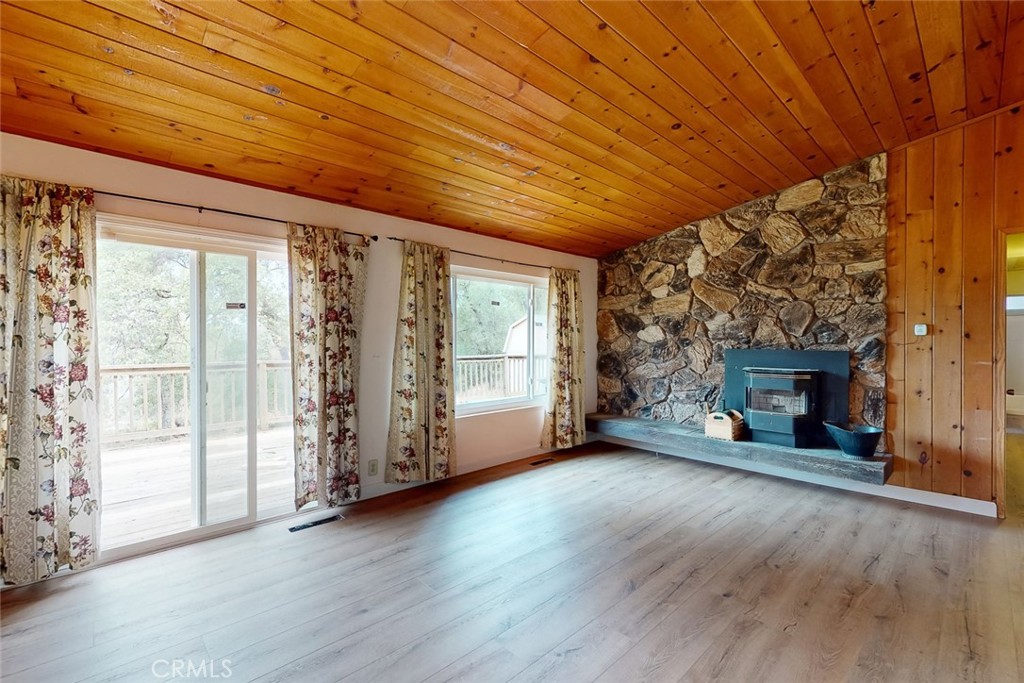 22335 Cheryl Court Property Photo 6