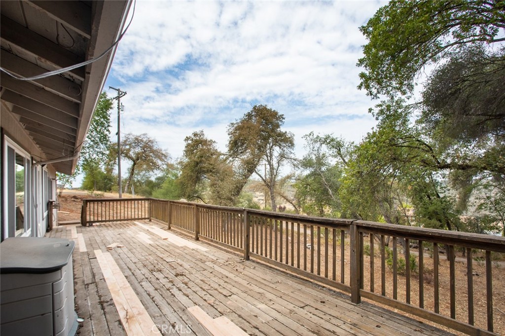 22335 Cheryl Court Property Photo 9