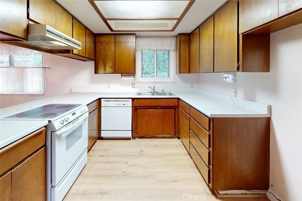 22335 Cheryl Court Property Photo 24