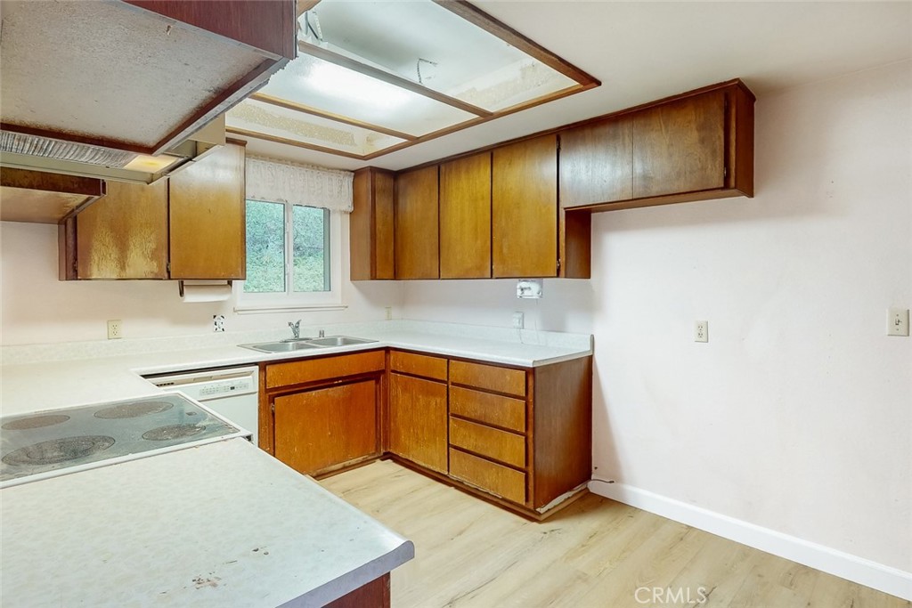 22335 Cheryl Court Property Photo 27