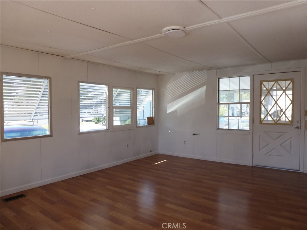 114 Cottonwood Circle Property Photo 5
