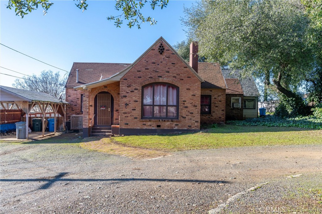 1013 Middlehoff Property Photo 4