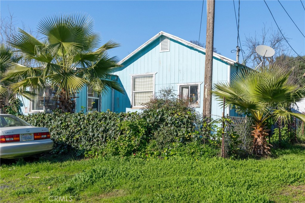 843 Stus Property Photo 3