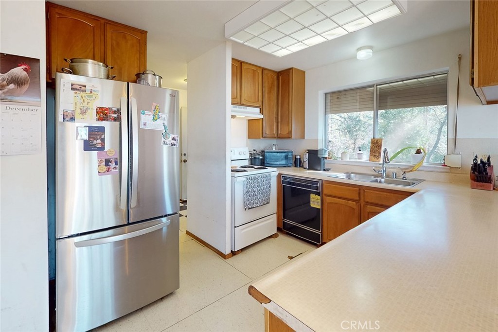 14872 Queenan Property Photo 5