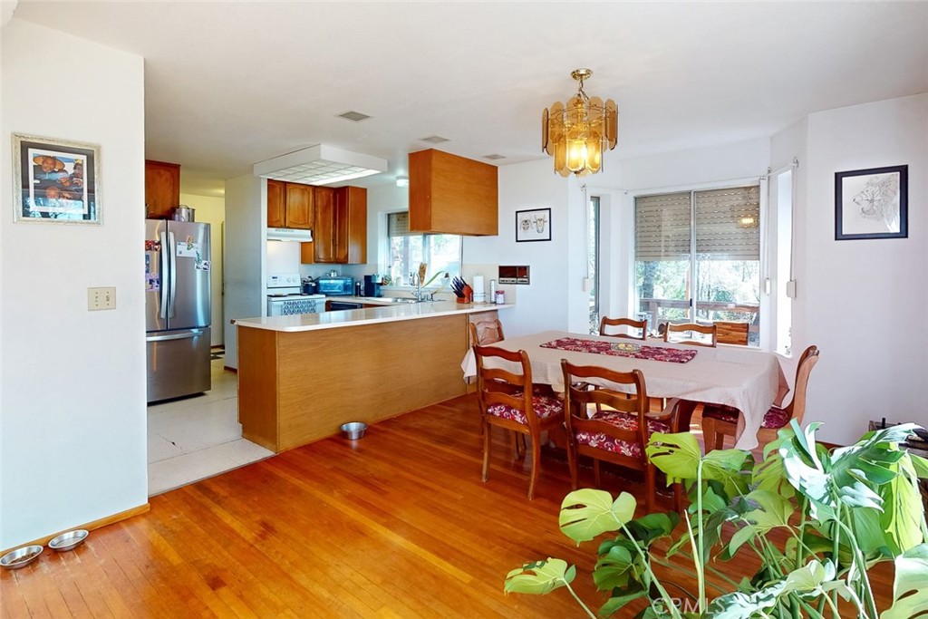 14872 Queenan Property Photo 7