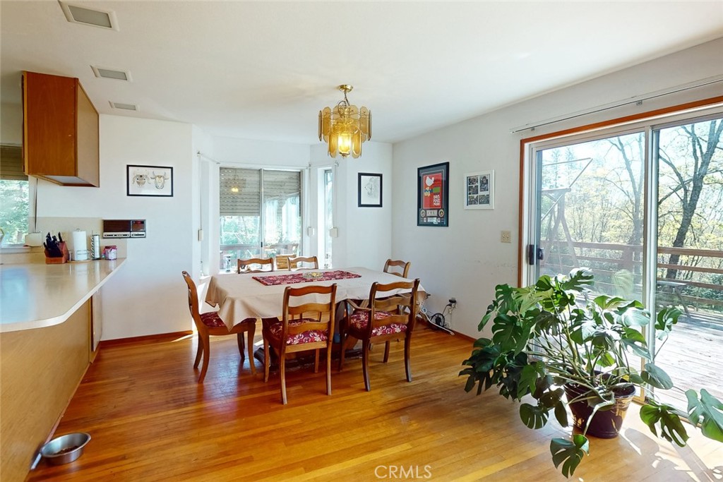 14872 Queenan Property Photo 10