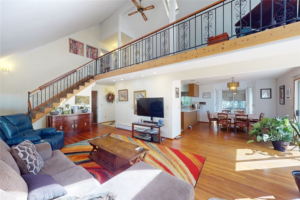 14872 Queenan Property Photo 15