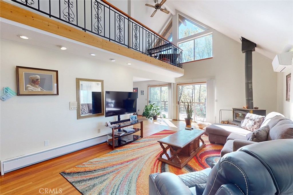 14872 Queenan Property Photo 17