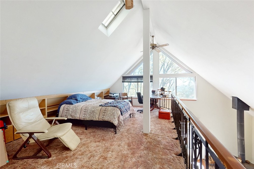 14872 Queenan Property Photo 18