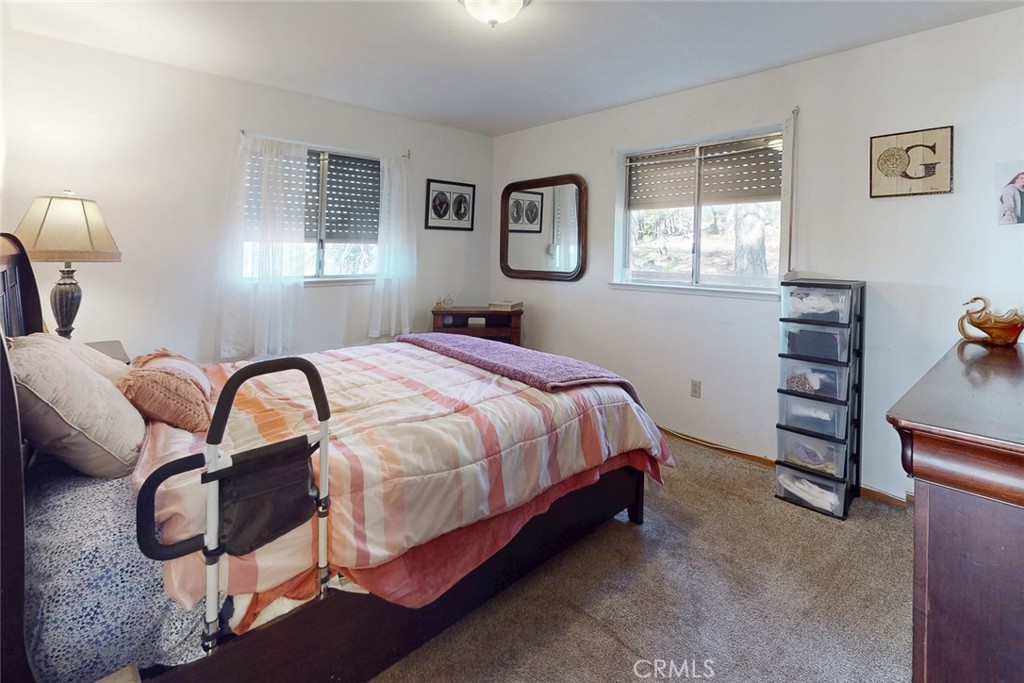 14872 Queenan Property Photo 21