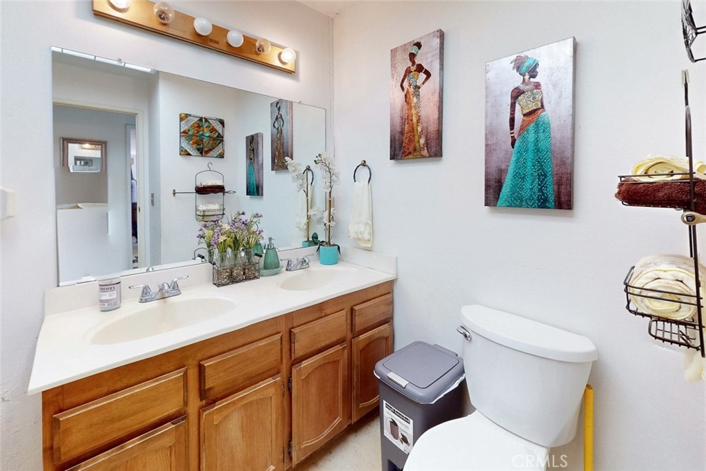 14872 Queenan Property Photo 25