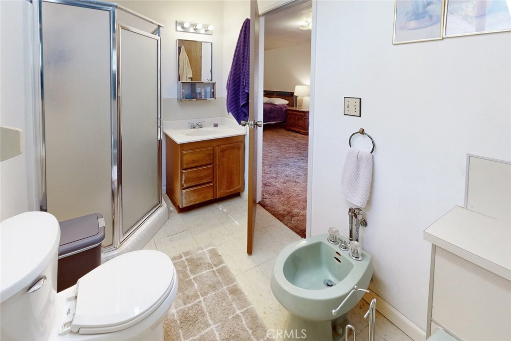 14872 Queenan Property Photo 29
