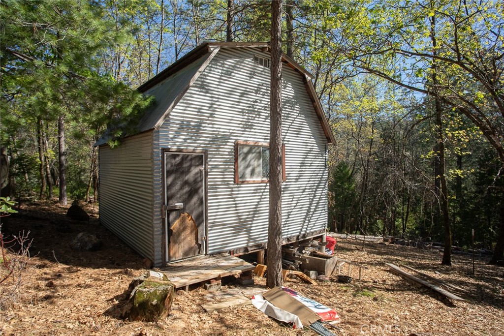 14872 Queenan Property Photo 34