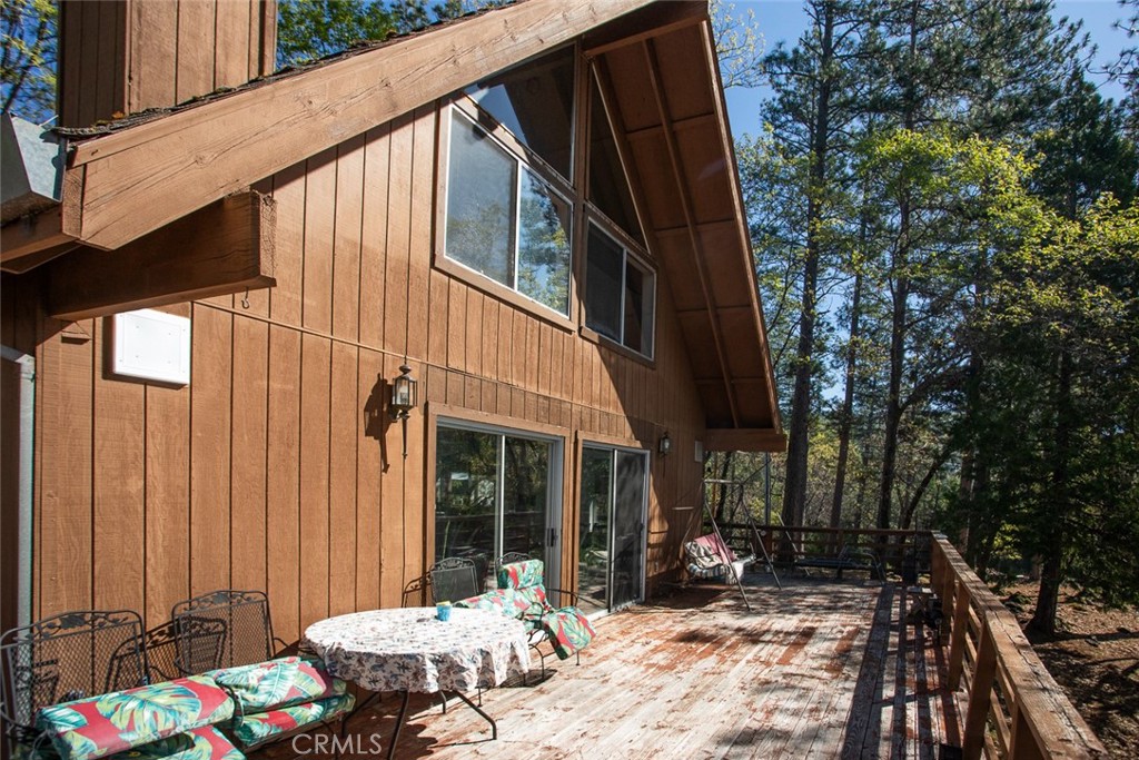 14872 Queenan Property Photo 36