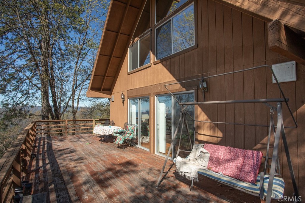 14872 Queenan Property Photo 37