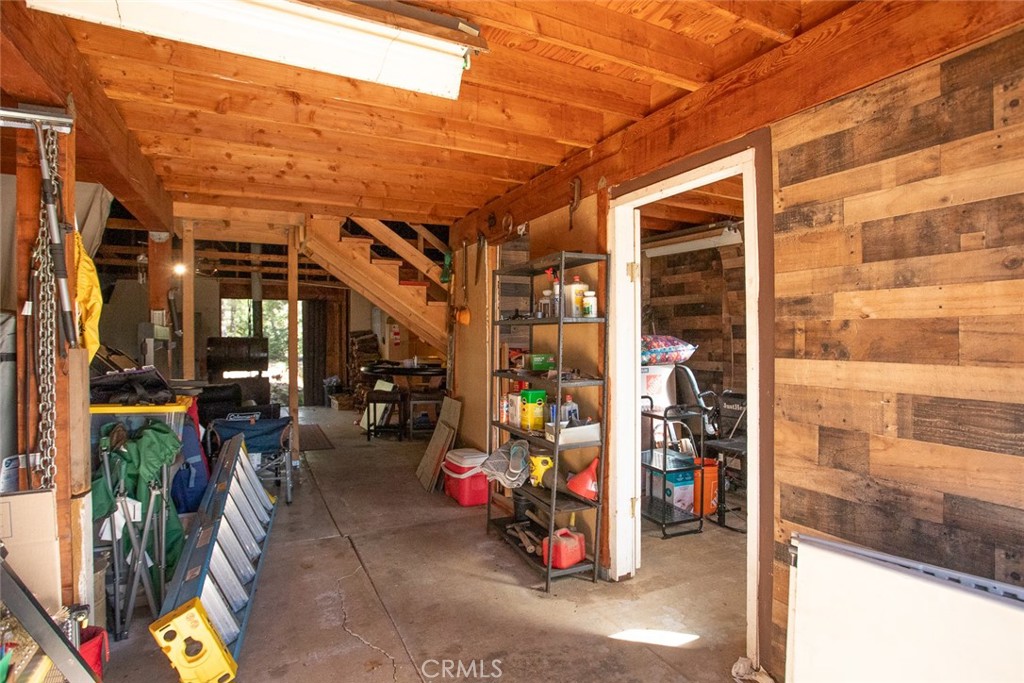 14872 Queenan Property Photo 42
