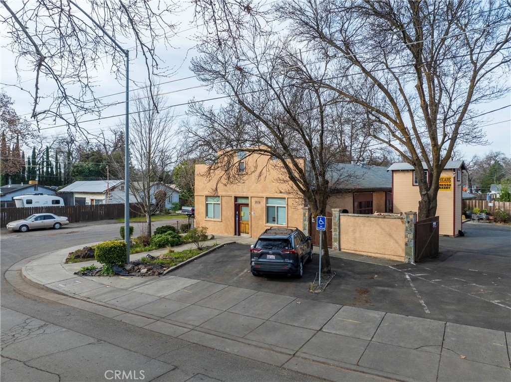 1078 Humboldt Property Photo 1
