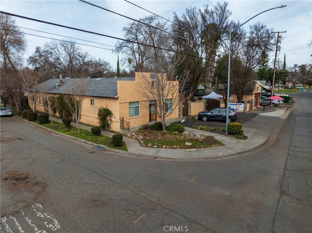 1078 Humboldt Property Photo 3