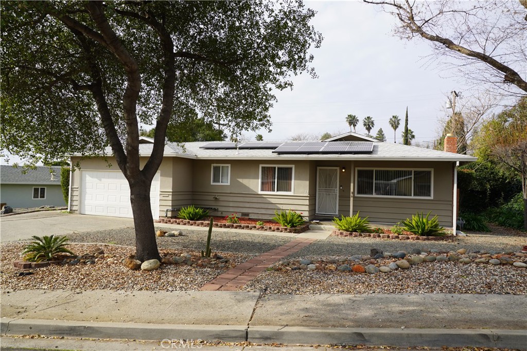 23 Leslie Lane Property Photo 1
