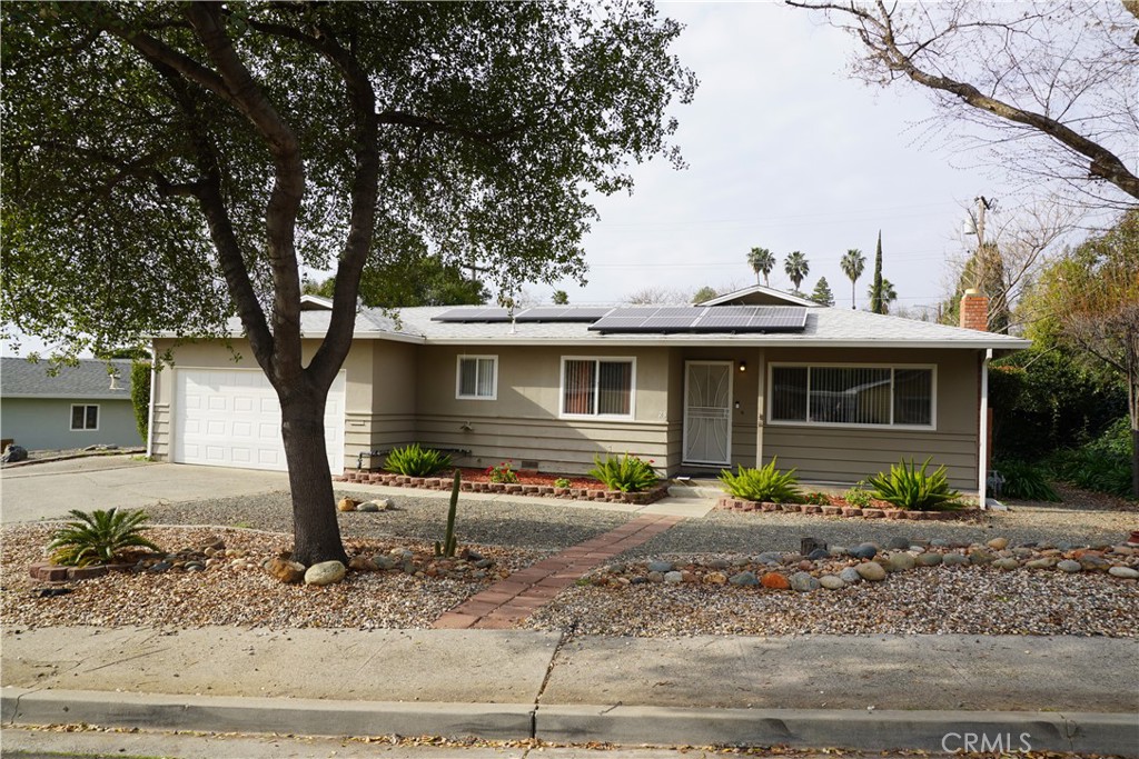 23 Leslie Lane Property Photo 1