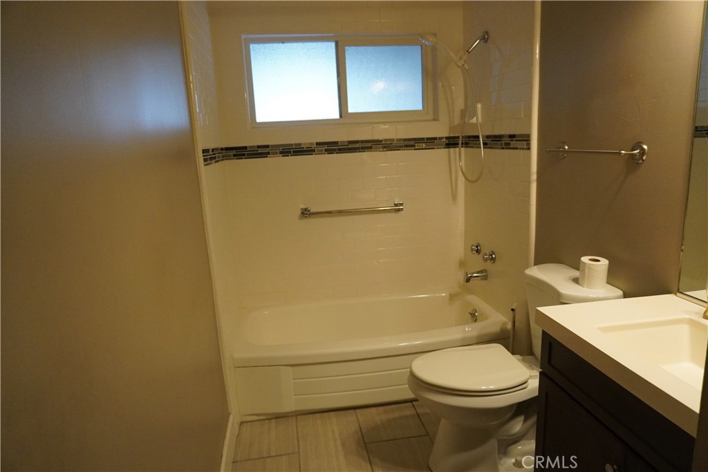 23 Leslie Lane Property Photo 10