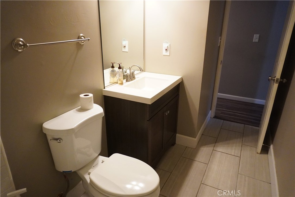 23 Leslie Lane Property Photo 11