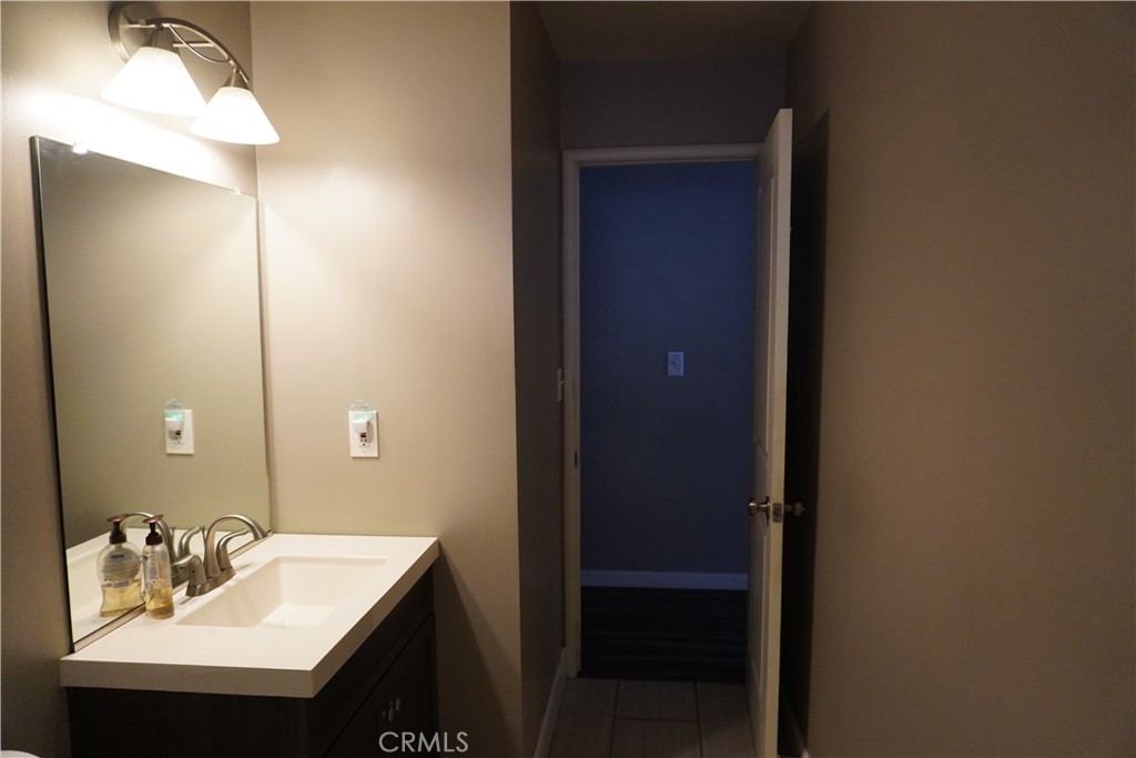 23 Leslie Lane Property Photo 12