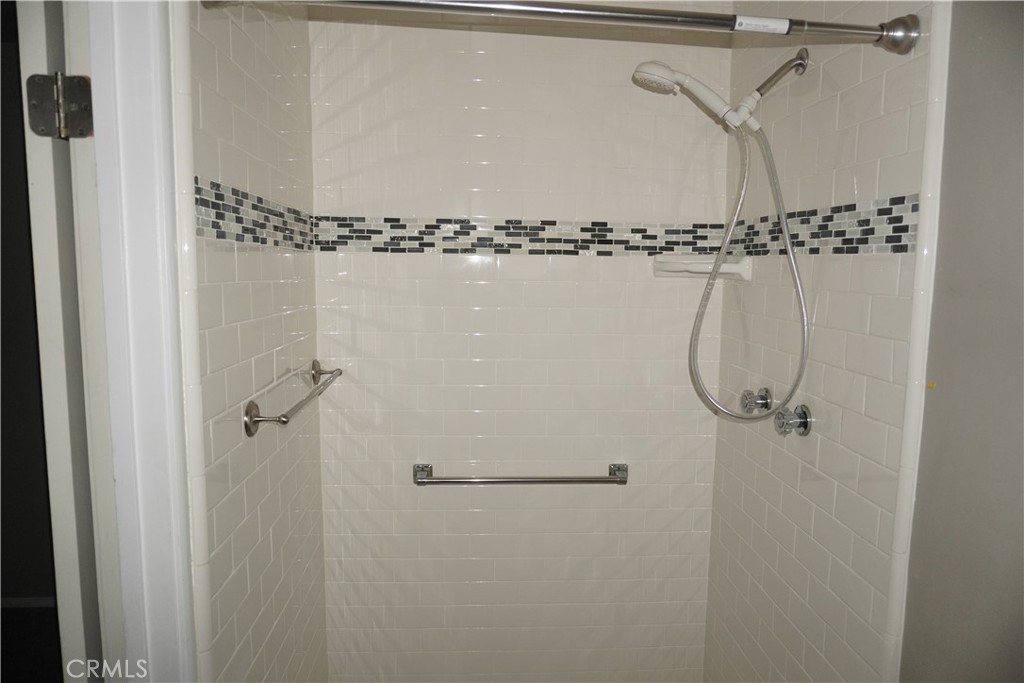 23 Leslie Lane Property Photo 19