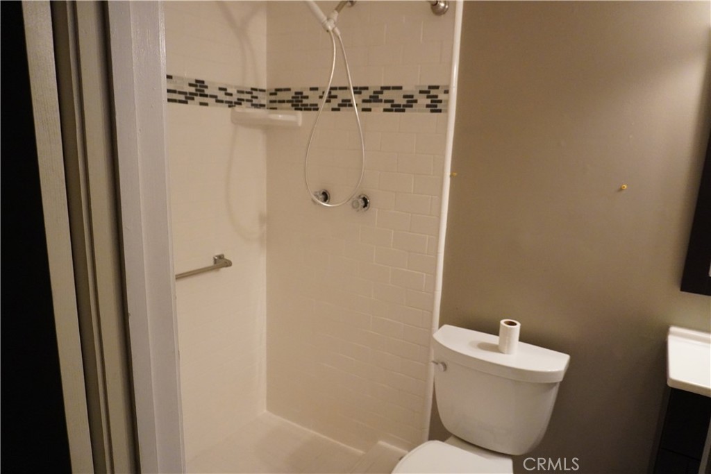 23 Leslie Lane Property Photo 20