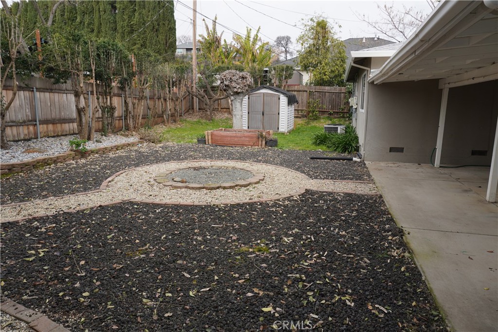 23 Leslie Lane Property Photo 24