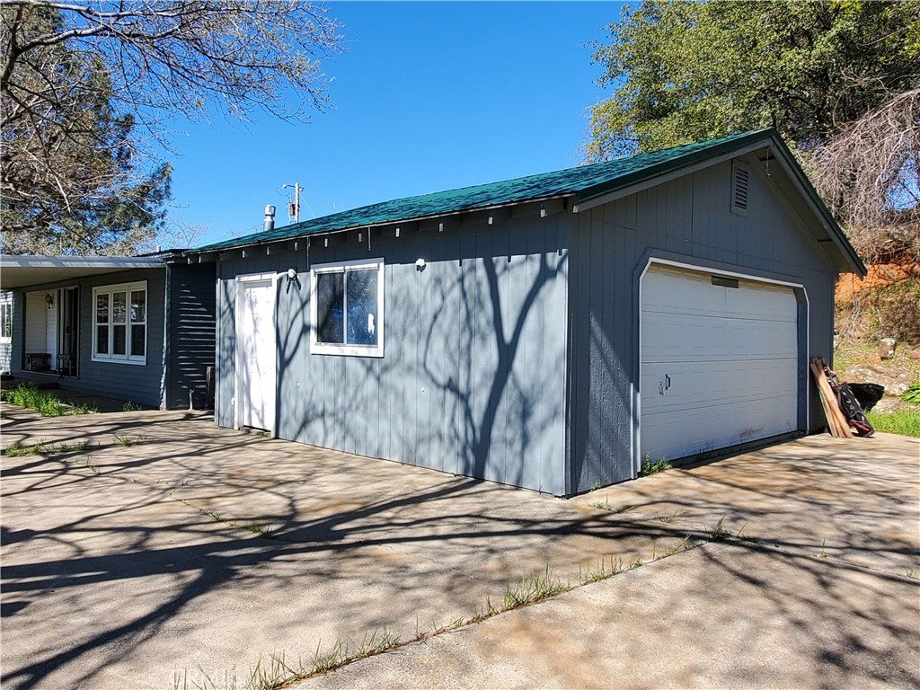 184 Peak View Property Photo 2