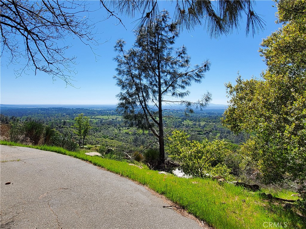 184 Peak View Property Photo 3
