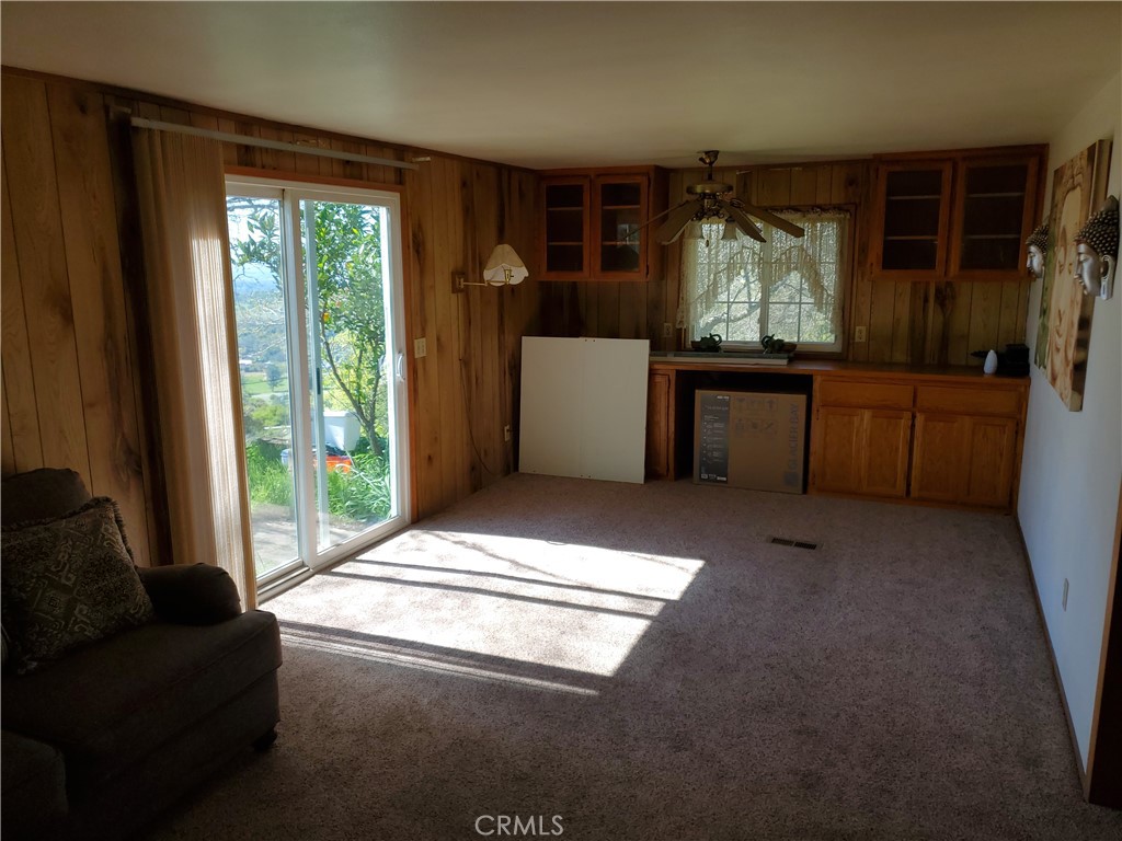 184 Peak View Property Photo 7