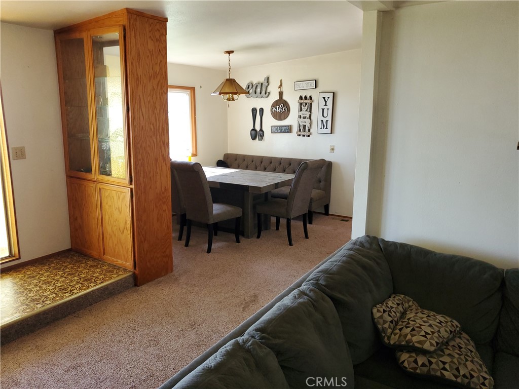 184 Peak View Property Photo 11