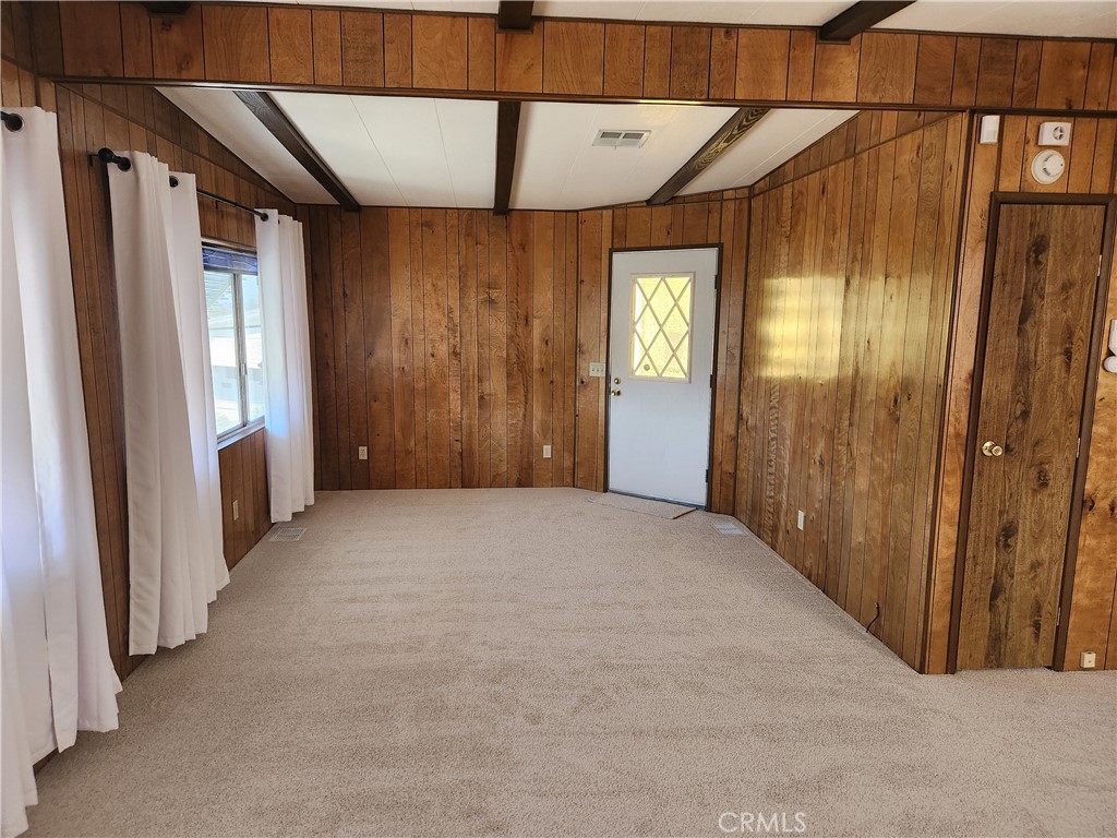 5181 Royal Oaks Property Photo 3